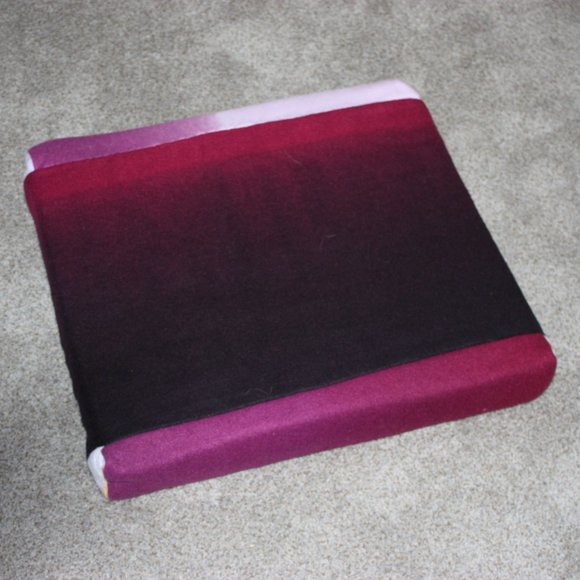 NEW Double-sided Pet Cushion Butterfly Ombre Magenta Cozy Fleece - Picture 2 of 3